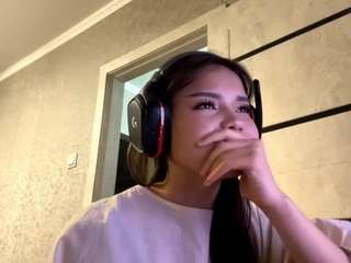 CaroleePhilogene live cam preview