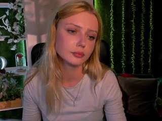 adelina-lay