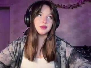 le modèle ericbursley est en webcam porno dans un show sur le site camsoda, il possède les tags suivants: ahegao,sexting,moaning,natural,naughty,no drinking,play,pov,princess,role play,roleplay,sexydance,ass,shaved,snapchat,solo,solo show,sweet,tattoos,teasing