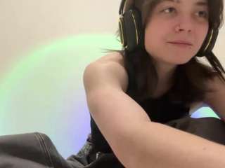 Linneakjos's live stream