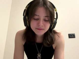 LinneaKjos live cam preview