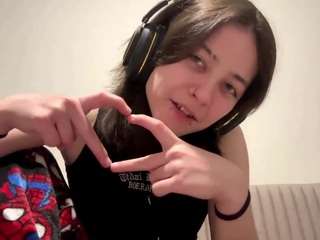 LinneaKjos live cam preview