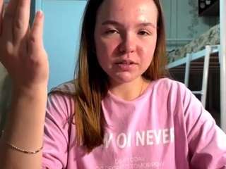 Holly live cam preview