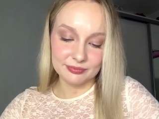 MerriRiesgraf live cam preview