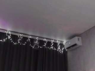 IsabelleMarteney live cam preview