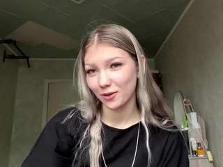 KristinGoehringer live cam preview