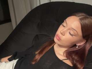 ShanonQasba live cam preview