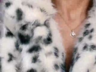 AliceLeenke live cam preview