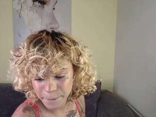 Trixie-June live cam preview