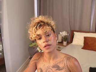Trixie-June live cam preview