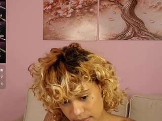 Trixie-June live cam preview