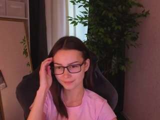 LunaRa1n live cam preview