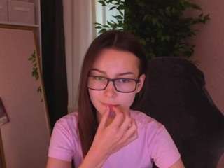 LunaRa1n live cam preview