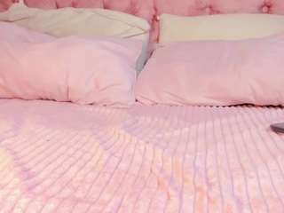 lily-blossom live cam preview