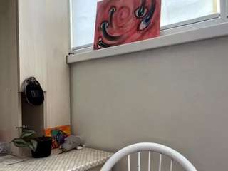 AvrilOllison live cam preview