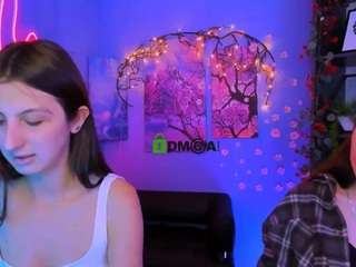 violettruee live cam preview
