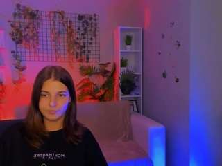 violettruee live cam preview