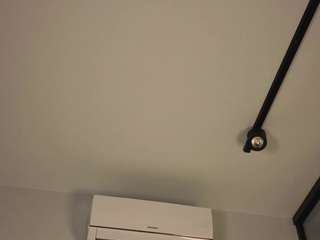 amiramoral's live room