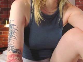 amiramoral webcam model