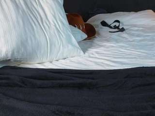 amiramoral webcam model