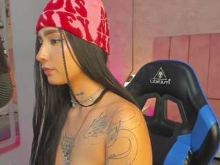 magic-kira-foxxx
