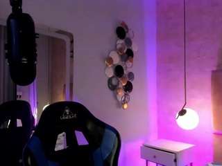 magic-kira-foxxx