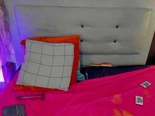 mia-hills live cam preview