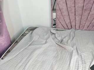 EmeraldBlonde live cam preview