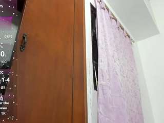 EmeraldBlonde live cam preview