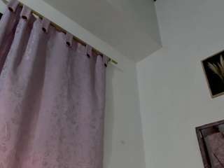 EmeraldBlonde live cam preview