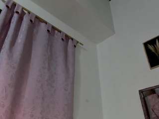 EmeraldBlonde live cam preview