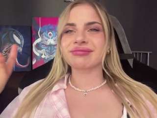 Tessa live cam preview