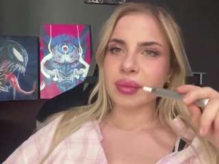 Tessa live cam preview