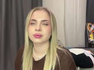 Tessa live cam preview