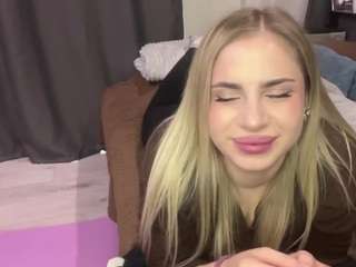 Tessa live cam preview