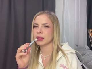 Tessa live cam preview
