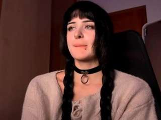 Nikki live cam preview