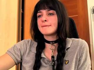 Nikki live cam preview