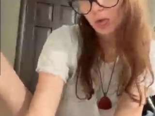 DomitilaCombs live cam preview
