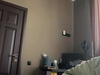 DomitilaCombs live cam preview