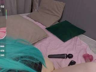 MysticRavyn live cam preview
