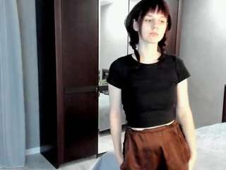 MyraTourtelotte live cam preview