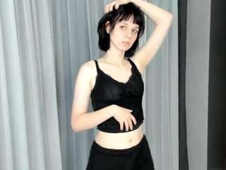 MyraTourtelotte live cam preview