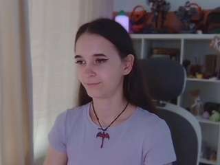 LindseyHogrefe live cam preview