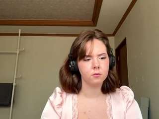 LoriaHuffine live cam preview