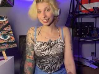 Nora live cam preview