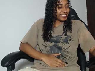 yohatinelly Live Webcam on CamSoda