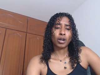 yohatinelly's CamSoda show and profile