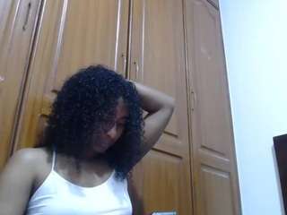 yohatinelly Live Webcam on CamSoda