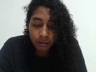 yohatinelly's CamSoda show and profile